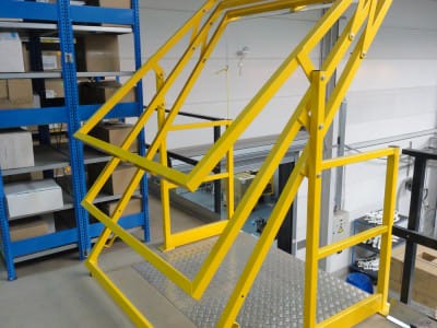 Levering og montering av mezzanin reolsystem.4